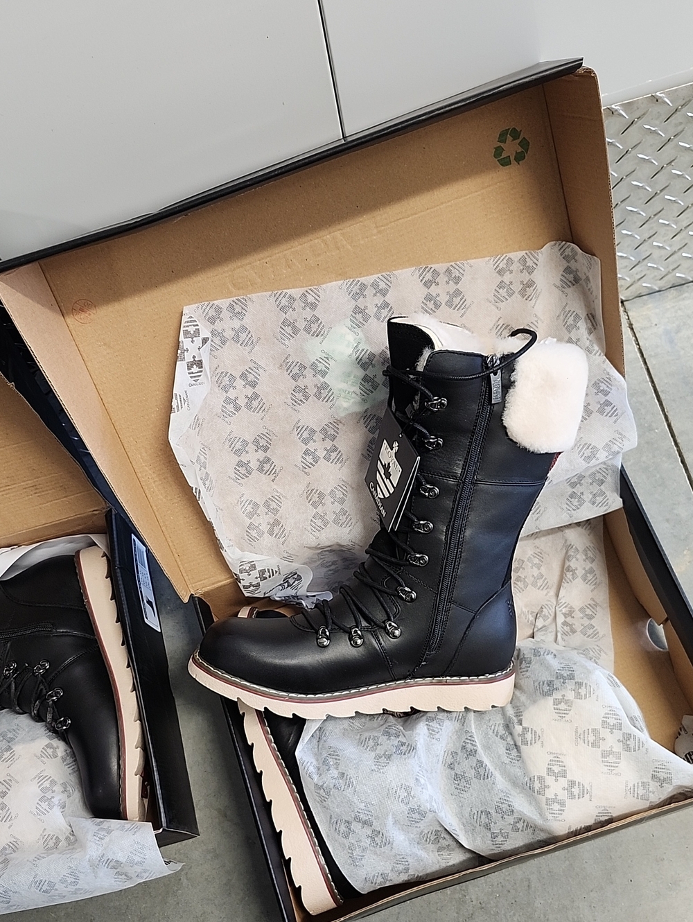 Royal Canadian Castlegar Boots Size 11